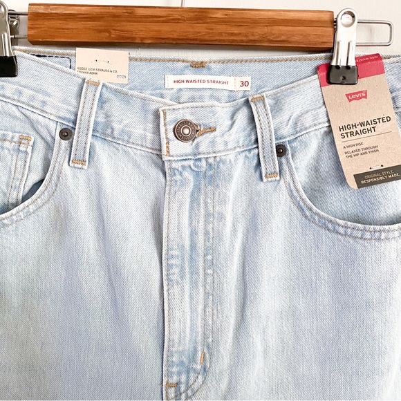 Levi's, light wash high waisted tapered straight relaxed fit sz 30 - Picture 7 of 11